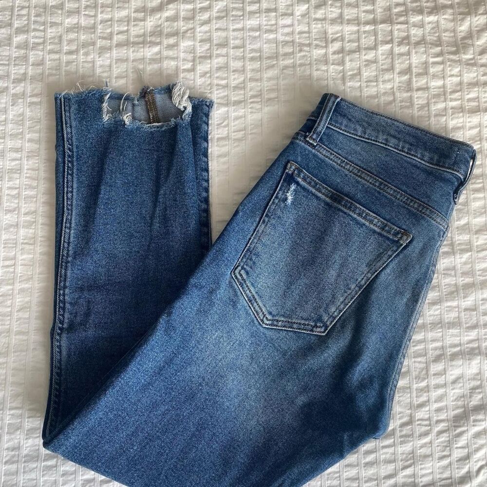 Gap Women's Distressed Straight Leg Jeans